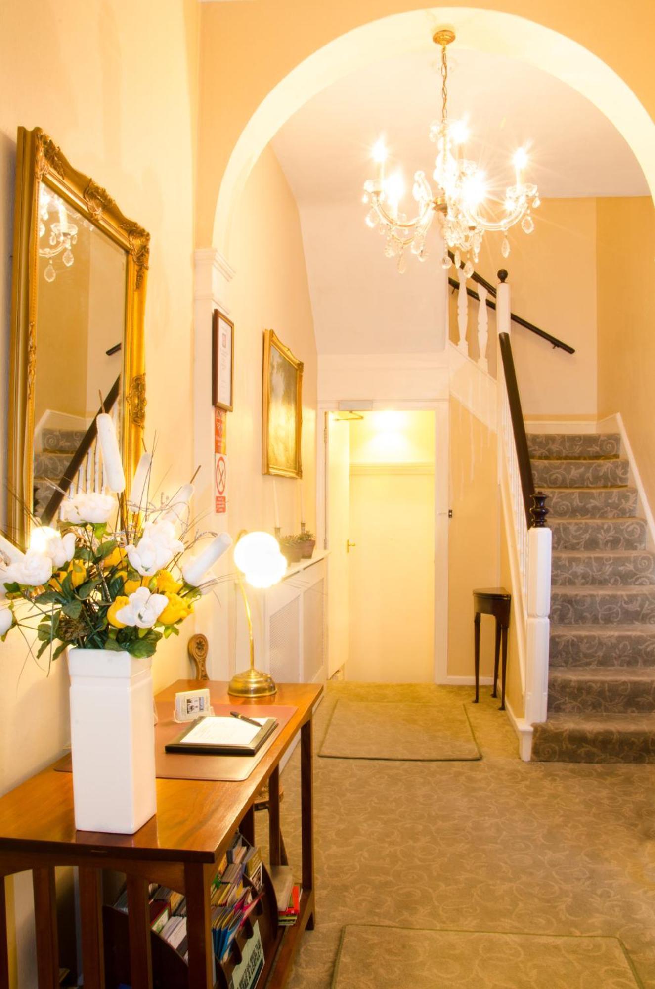 Hedley Villa Guest House 利明顿 外观 照片