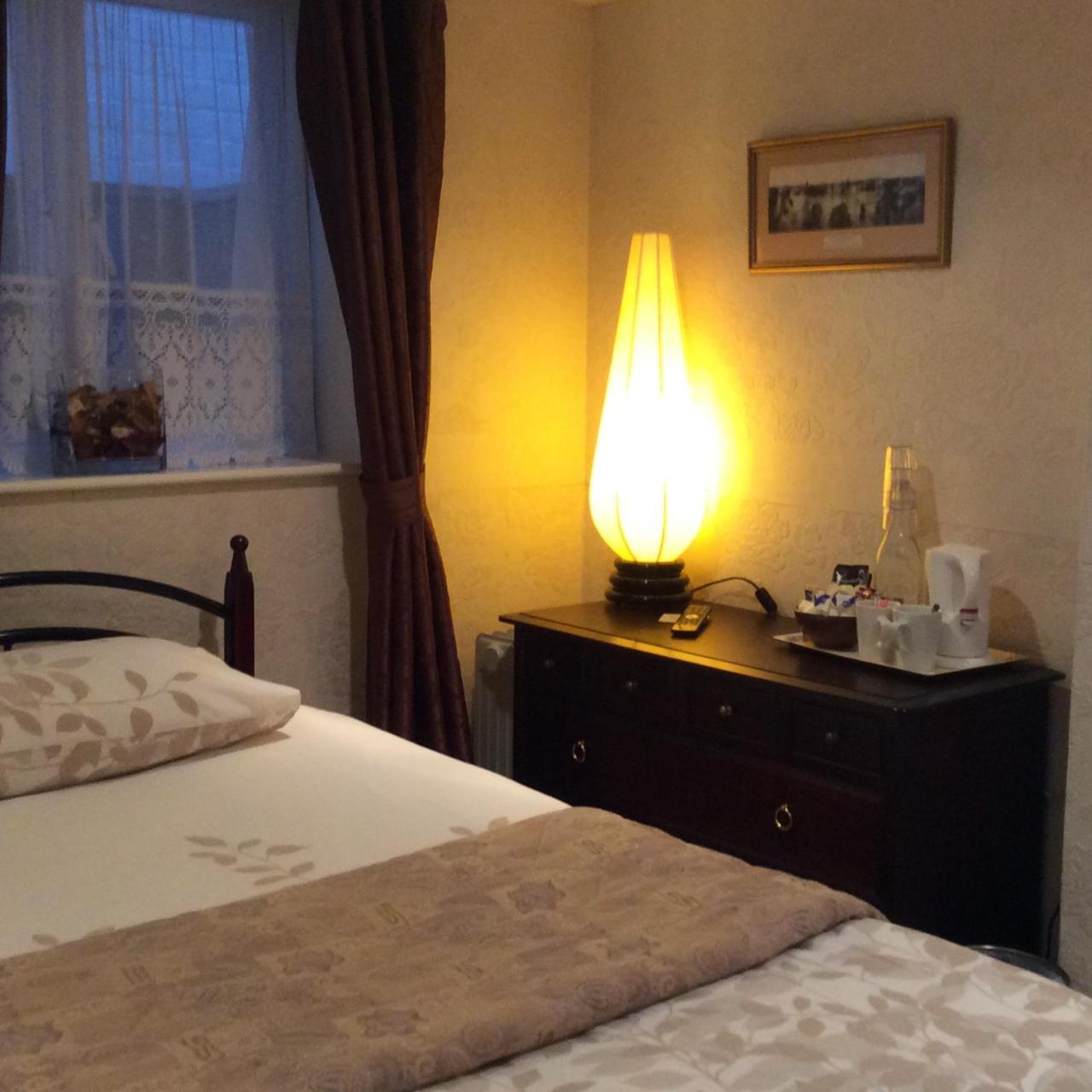 Hedley Villa Guest House 利明顿 外观 照片